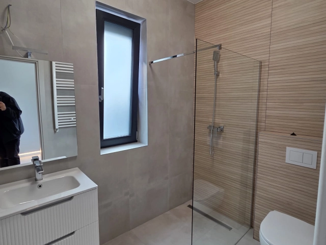 Apartament 4 camere - Miroslava