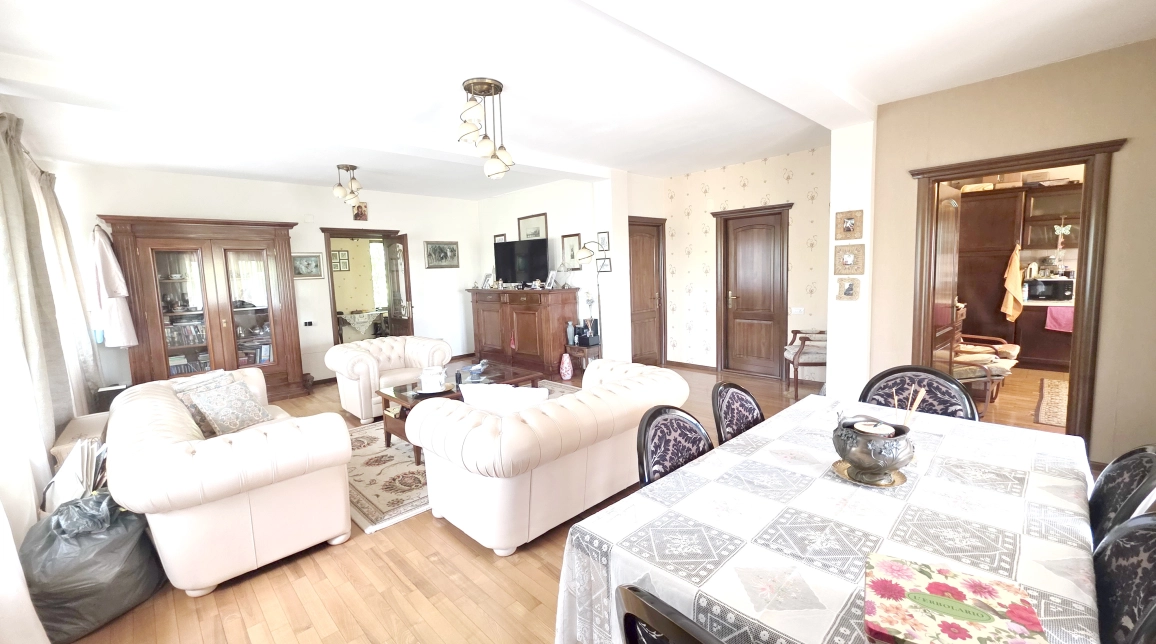 Oferta Casa de vanzare, 4 camere, 214 mp, Bucium,  la soseaua principala, Spital Clunet imagine 6