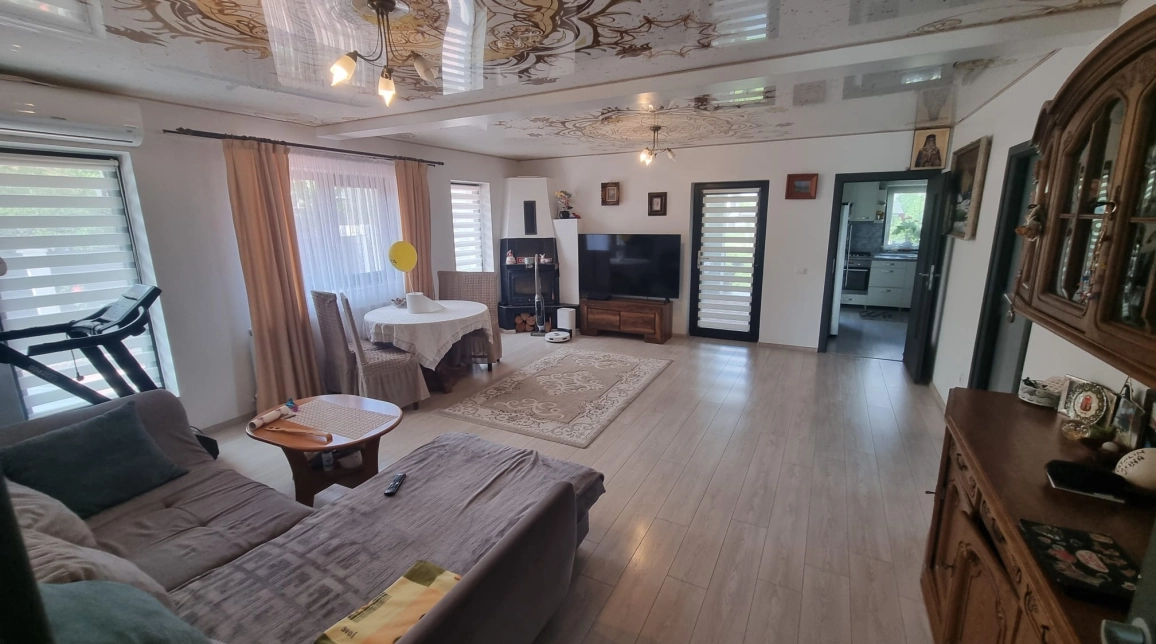 Oferta 4 camere, 179 mp, de vanzare casa in zona Aroneanu,  Strada Principala imagine 2