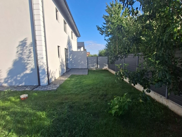 Apartament 4 camere - Miroslava