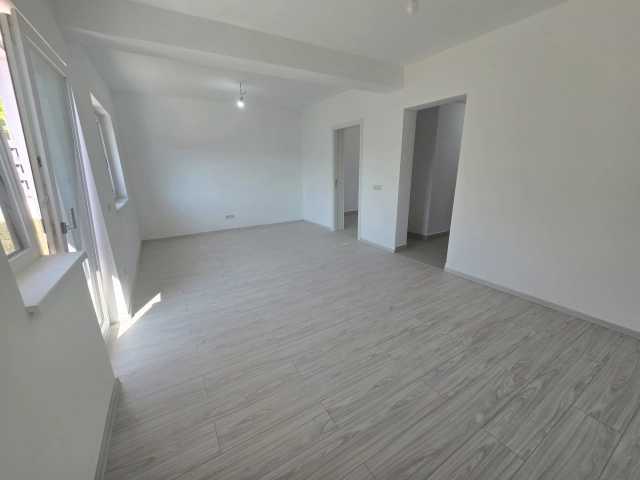 Apartament 4 camere - Bucium
