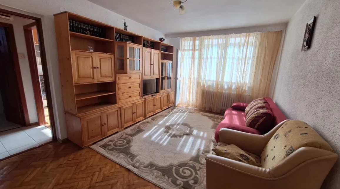 Oferta Apartament de inchiriat, 2 camere, semidecomandat, 50 mp, Central imagine 1