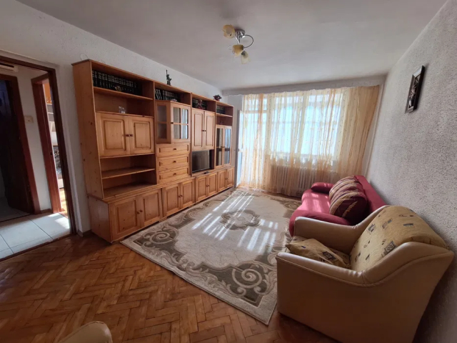 Apartament de inchiriat, 2 camere,  semidecomandat,  50 mp, Central,   163050