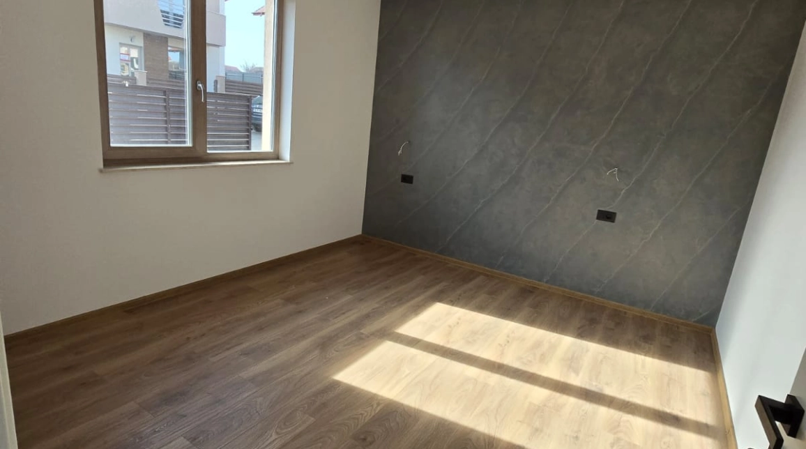 Oferta De vanzare apartament, 3 camere, semidecomandat, 60 mp, Popas Pacurari,  Apartament cu Gradina 1 Decembrie imagine 2