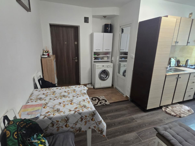 De vanzare apartament, 2 camere,  semidecomandat,  35 mp, Podu Ros,  (Salubris) 162267
