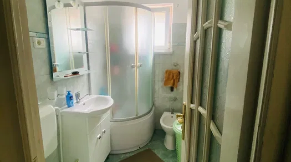 Oferta 2 camere, semidecomandat, 44 mp, de vanzare apartament in zona Precista,  Laguna imagine 7