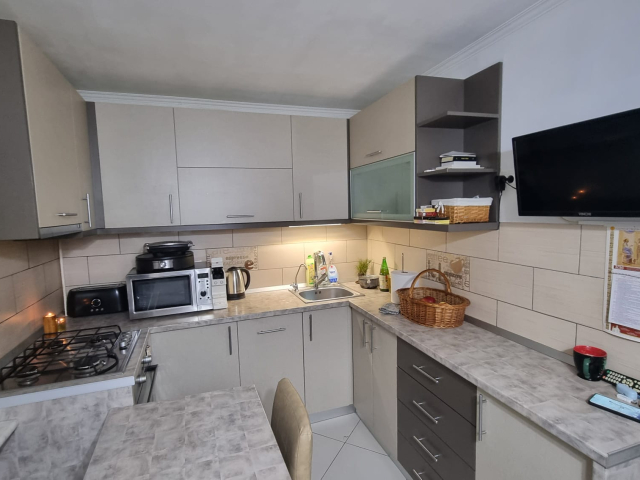 Apartament de vanzare, 4 camere,  decomandat,  81 mp, Nicolina,  (Nicolina 2 - Libertatii) 163130