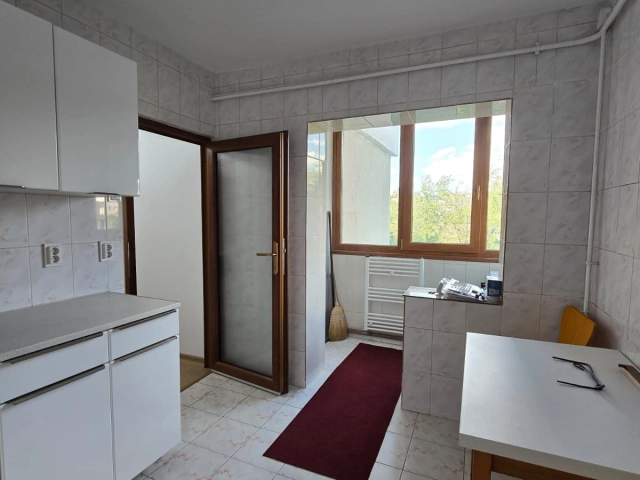 Apartament 3 camere - Alexandru cel Bun
