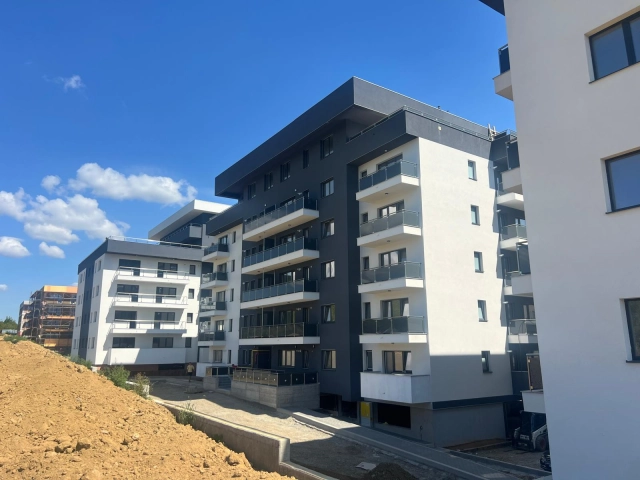 Apartament 3 camere - Miroslava