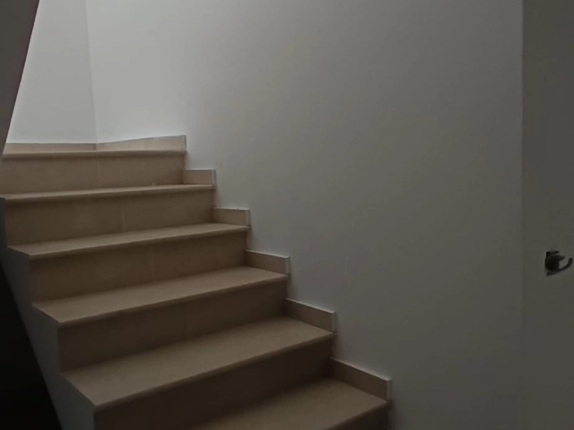 Apartament 5 camere - Tomesti