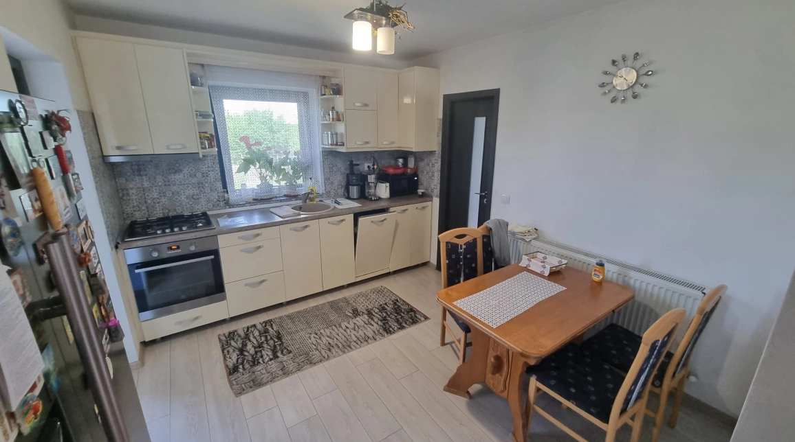 Oferta 4 camere, 179 mp, de vanzare casa in zona Aroneanu,  Strada Principala imagine 10