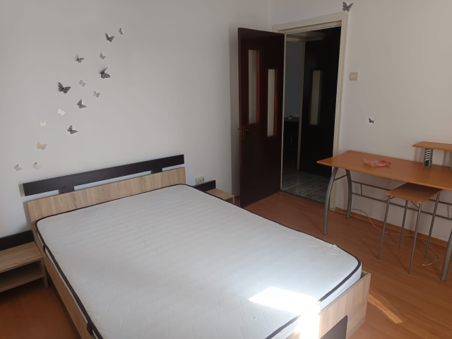 Apartament de inchiriat, 2 camere,  semidecomandat,  50 mp, Podu Ros,  (Scoala Gimnaziala Titu Maiorescu ) 161820
