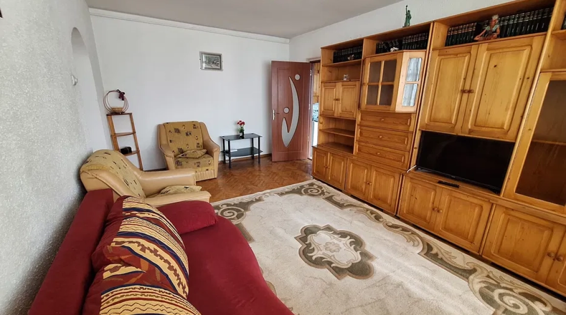 Oferta Apartament de inchiriat, 2 camere, semidecomandat, 50 mp, Central imagine 2