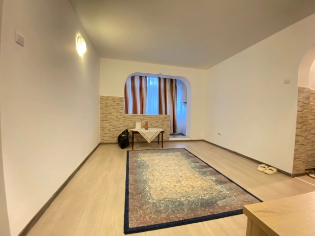 Apartament 3 camere - Podu Ros