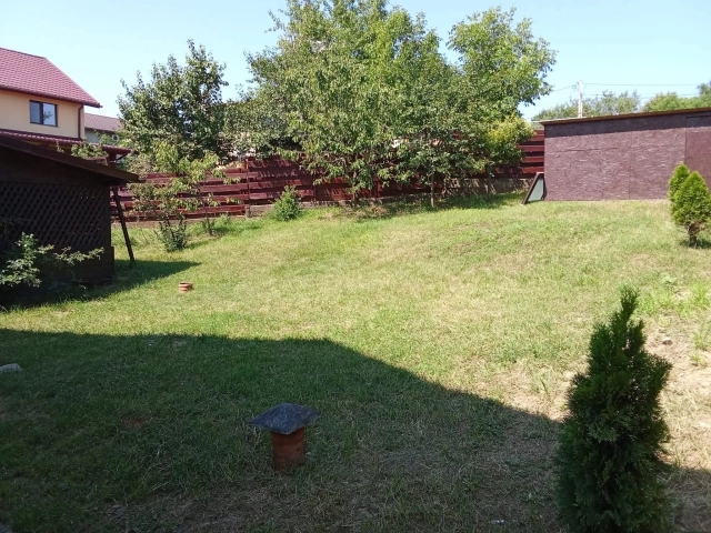 Apartament 8 camere - Bucium
