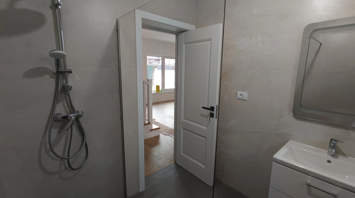 Oferta Valea Lupului casa 94 mp, 4 camere, de vanzare,  La 7 minute de Rond Pacurari imagine 3