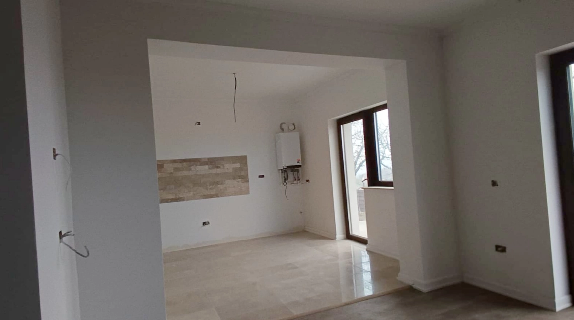 Oferta De vanzare casa, 5 camere, 110 mp, Tomesti,  Chicerea dupa Scoala imagine 1