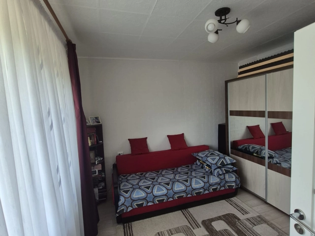 Apartament 4 camere - Miroslava