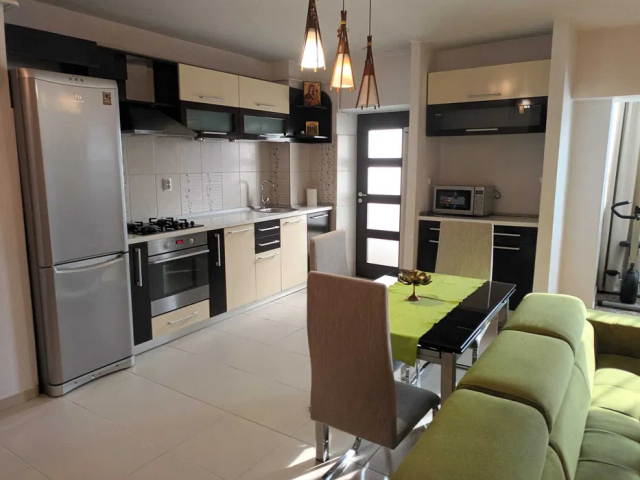 Apartament, 3 camere  decomandat,  80 mp, Nicolina, de inchiriat,  (Selgros) 161531