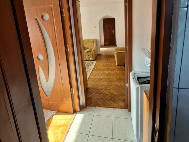 Apartament de inchiriat, 2 camere,  semidecomandat,  50 mp, Central,   163050