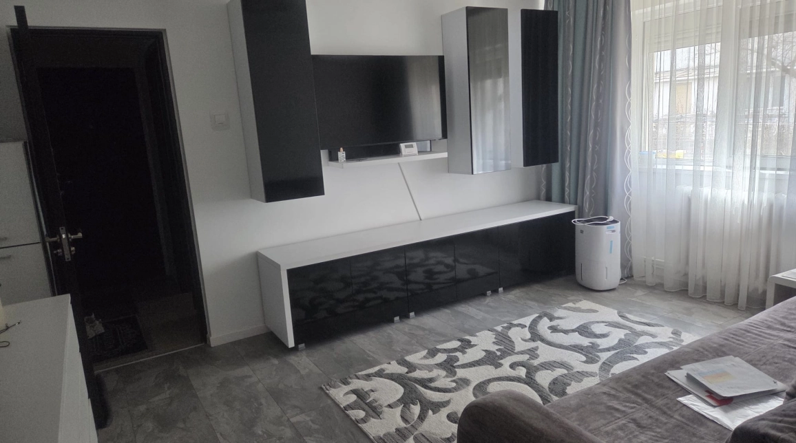 Oferta De vanzare apartament, 3 camere, semidecomandat, 50 mp, Mircea cel Batran imagine 1