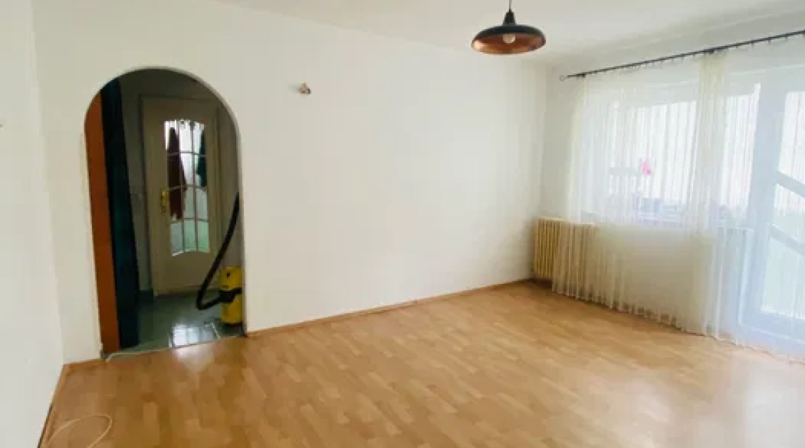 Oferta 2 camere, semidecomandat, 44 mp, de vanzare apartament in zona Precista,  Laguna imagine 2
