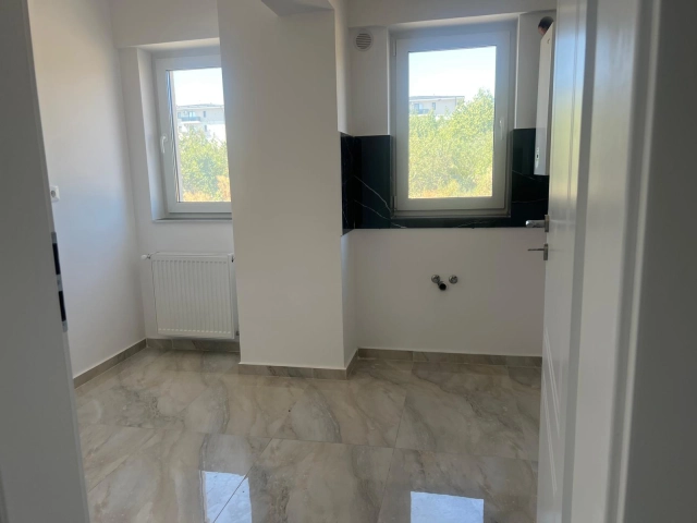 Apartament 3 camere - Miroslava