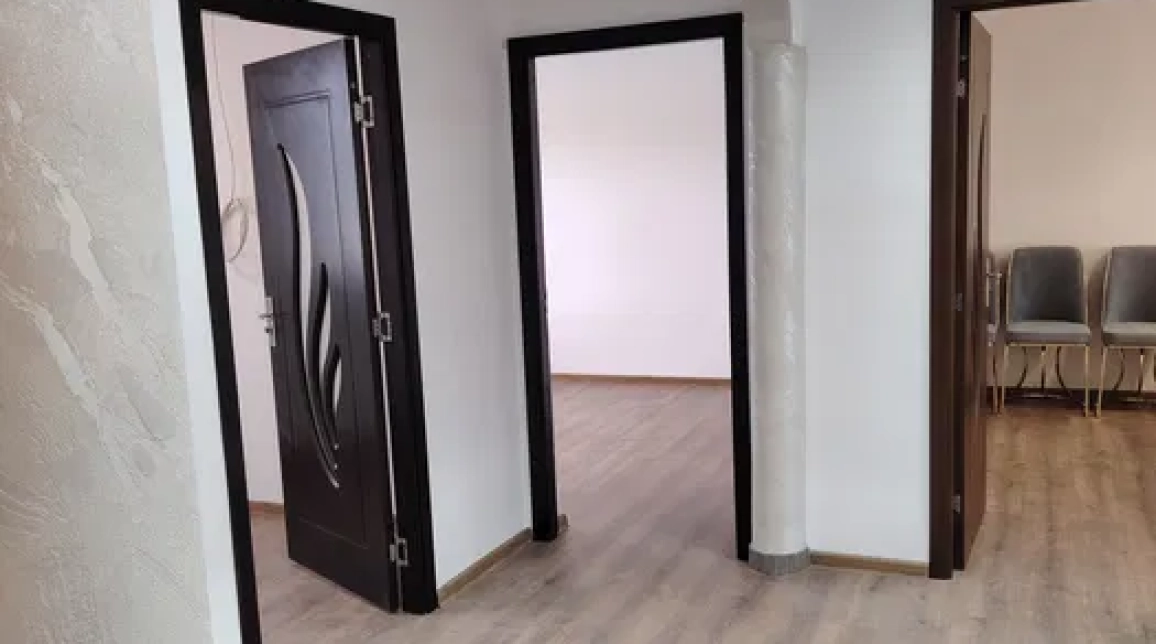 Oferta Maratei apartament 86 mp, 4 camere, decomandat, de vanzare,  Bradet imagine 4