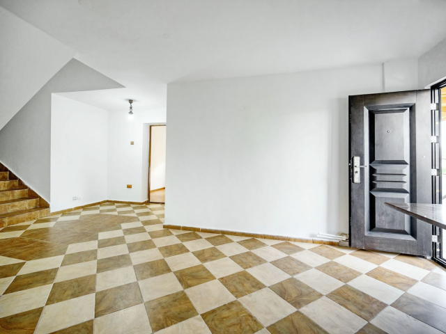 3 camere,  decomandat,  160 mp, de vanzare apartament in zona Podul de Fier,  (C.A. Rossetii) 163493