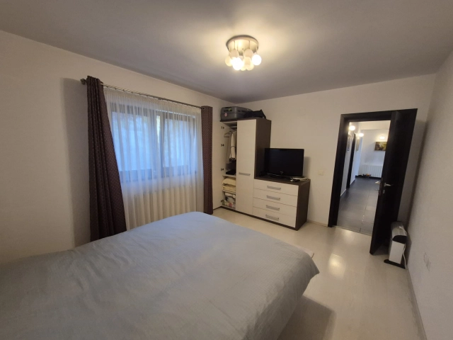 Apartament 5 camere - Bucium