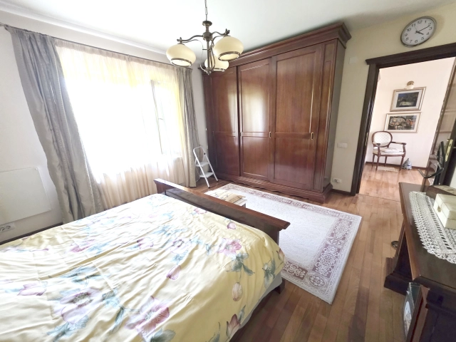 Apartament 4 camere - Bucium