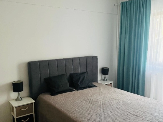 Apartament 3 camere - Podul de Fier