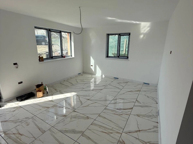 Apartament 4 camere - Tomesti