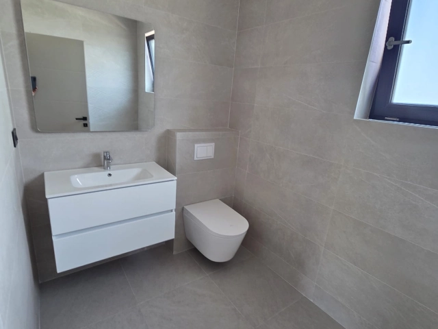 Apartament 4 camere - Miroslava