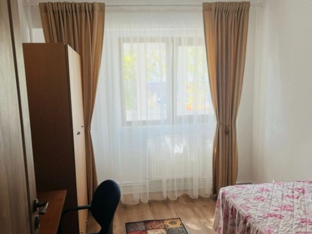Apartament 3 camere - Podul de Fier