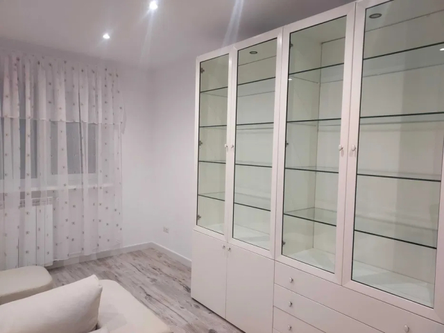 Precista apartament  70 mp, 3 camere,  decomandat, de inchiriat,  (Biserica Noua) 161704