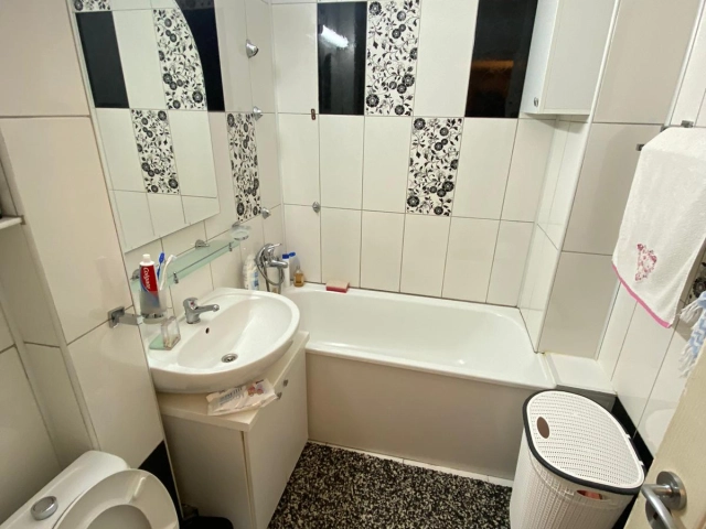 Apartament 3 camere - Podu Ros