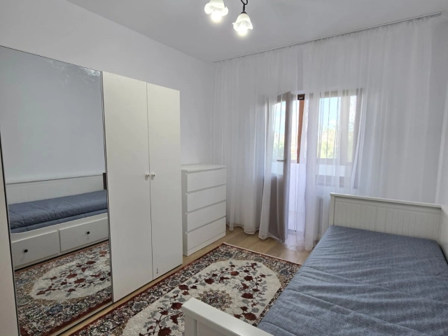 Apartament 3 camere - Alexandru cel Bun