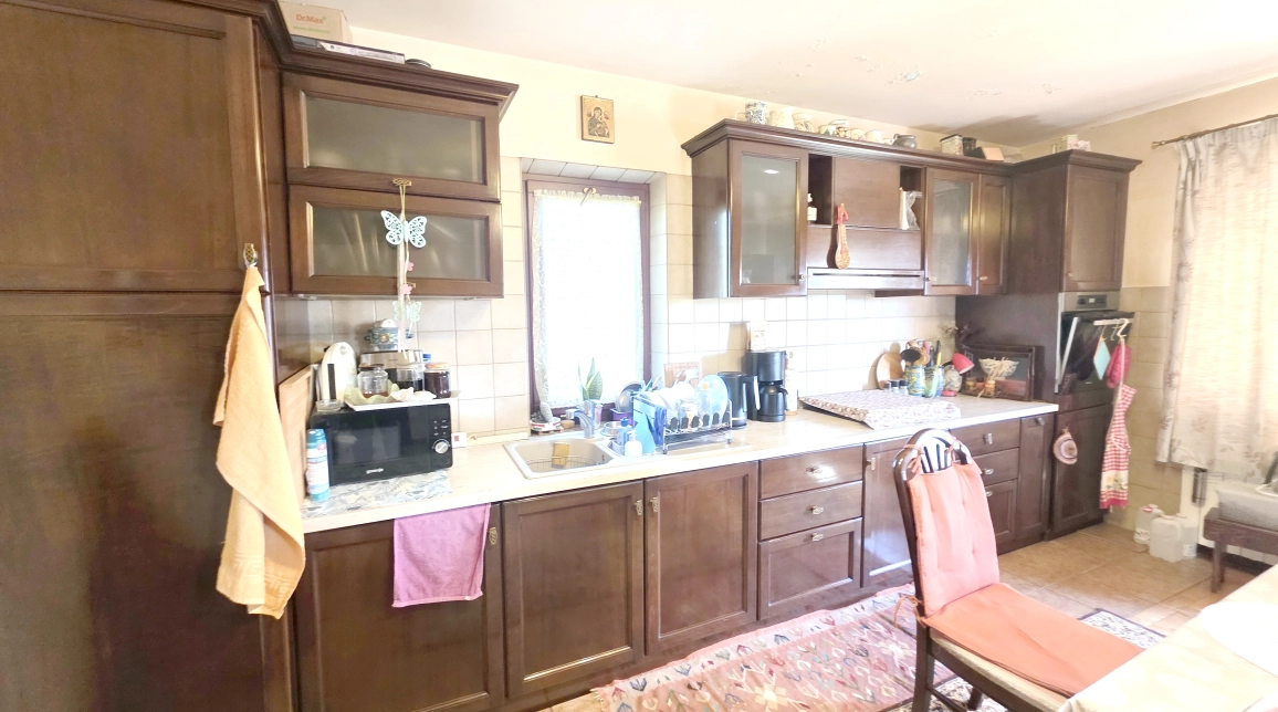 Oferta Casa de vanzare, 4 camere, 214 mp, Bucium,  la soseaua principala, Spital Clunet imagine 2