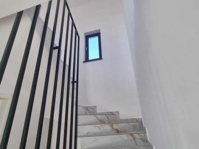 Apartament 4 camere - Valea Adanca