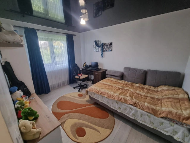 Apartament 4 camere - Aroneanu