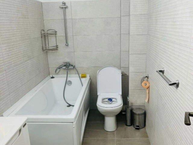 Apartament 3 camere - Podul de Fier