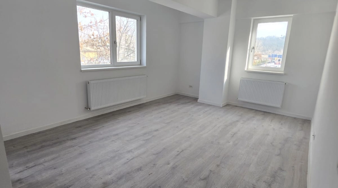 Oferta 2 camere, decomandat, 58 mp, de vanzare apartament in zona Nicolina,  Nicolina 2 - Bd Poitiers, cu Parcare inclusa imagine 1