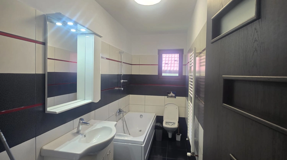 Oferta Centru apartament 72 mp, 3 camere, decomandat, de vanzare,  Intre Tudor Vladimirescu si Palas imagine 3
