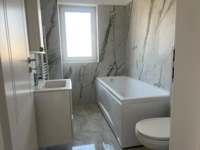 Apartament 3 camere - Miroslava