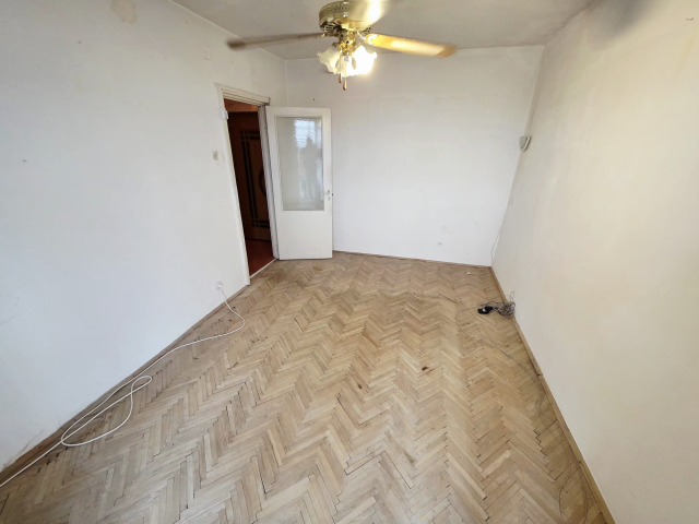 Podu Ros apartament  40 mp, 2 camere,  decomandat, de vanzare,  (Restaurant Odeon) 163554