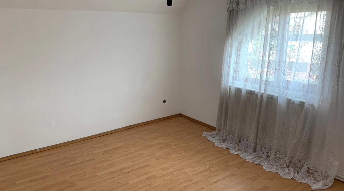 Oferta Casa, 5 camere , 180 mp, Miroslava, de vanzare,  Primaria Miroslava imagine 9