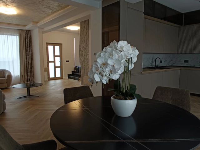 Apartament 4 camere - Valea Lupului