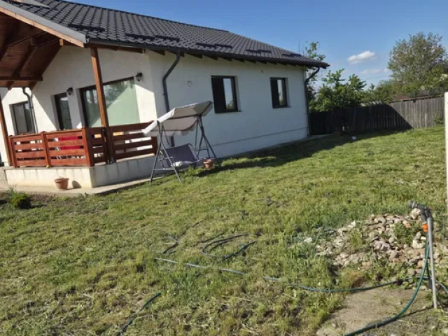 3 camere,  90mp, de vanzare casa in zona Dumbrava Rosie,   162493