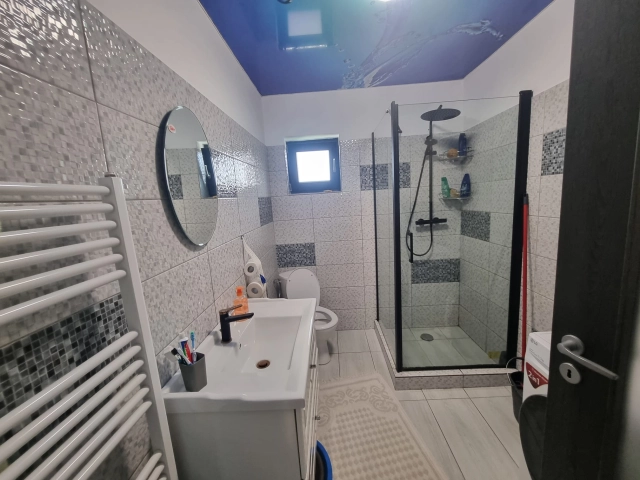 Apartament 4 camere - Aroneanu
